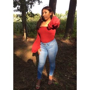 Meet your Posher, Carolina